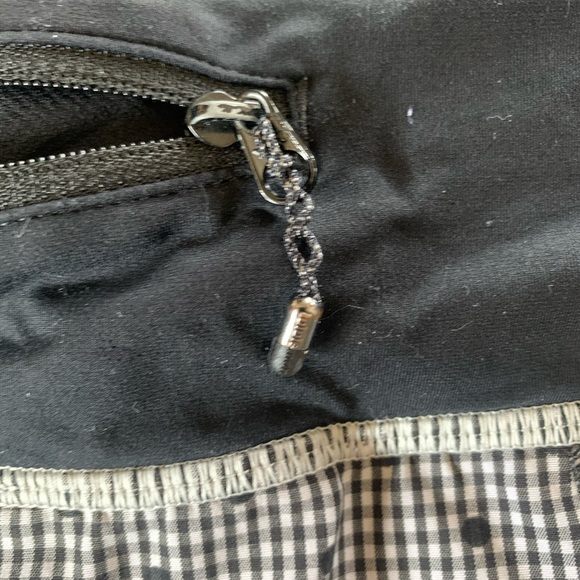 Lululemon shorts - Picture 5 of 10